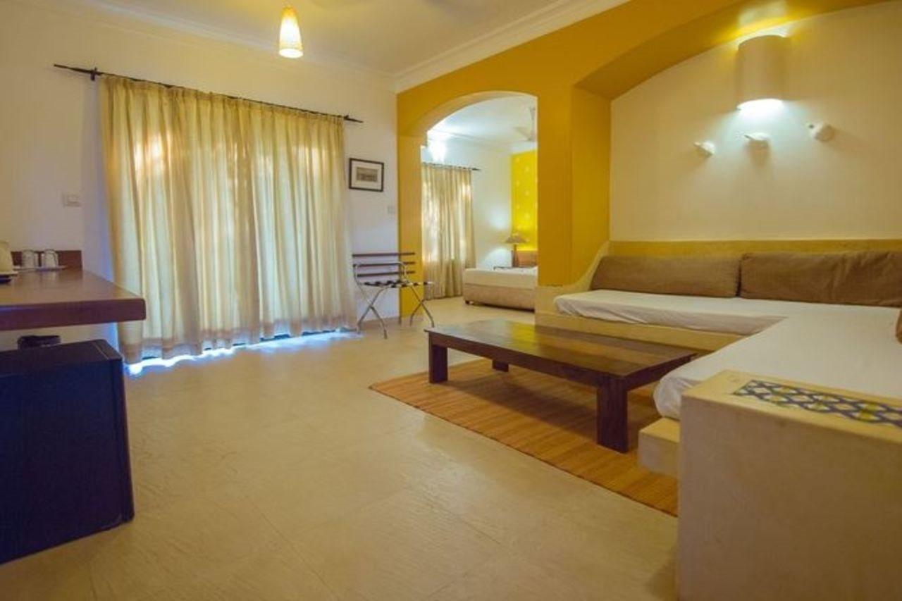 Casablanca Beach Resort Candolim Exterior photo