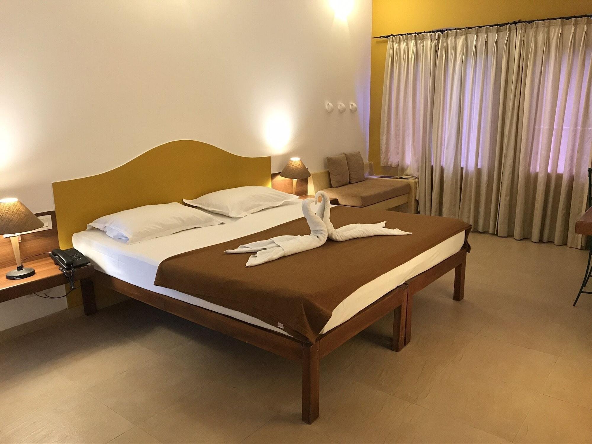 Casablanca Beach Resort Candolim Exterior photo