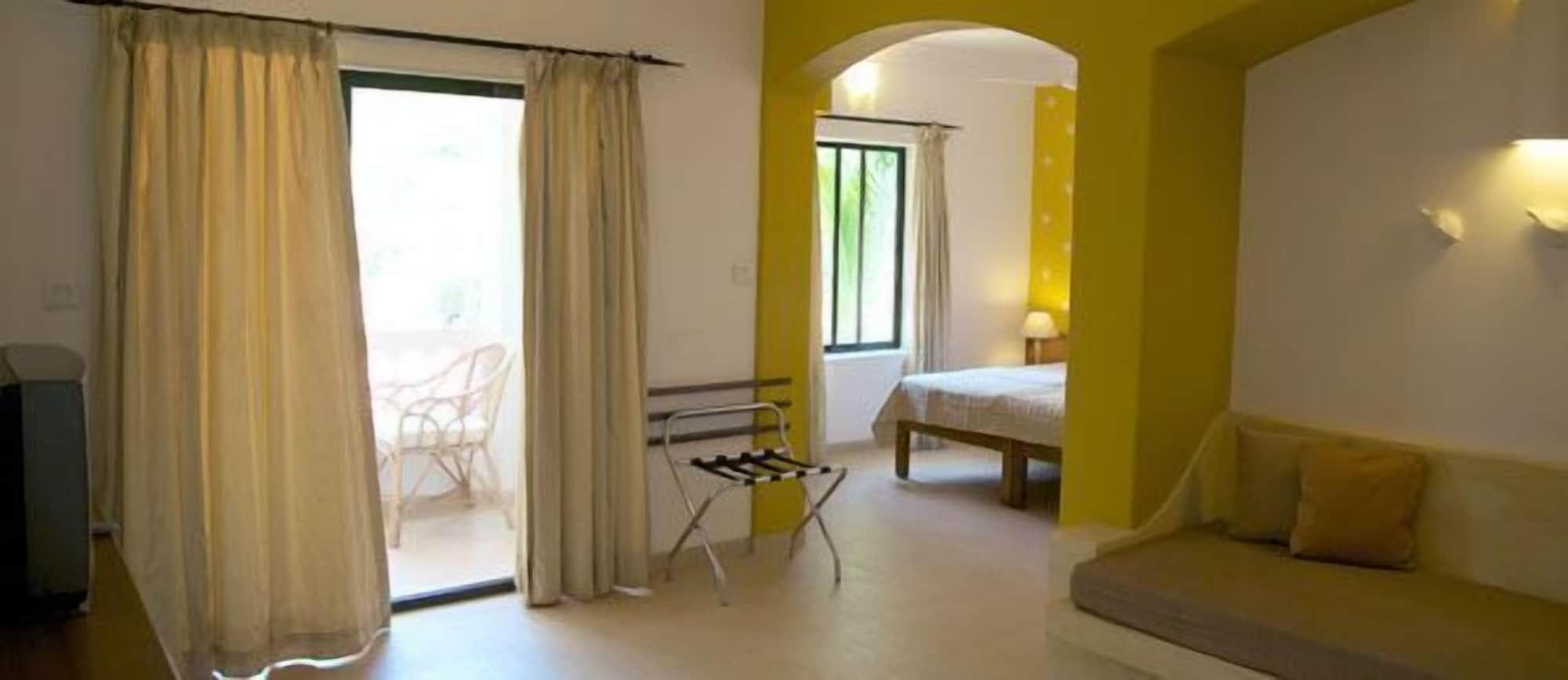 Casablanca Beach Resort Candolim Exterior photo