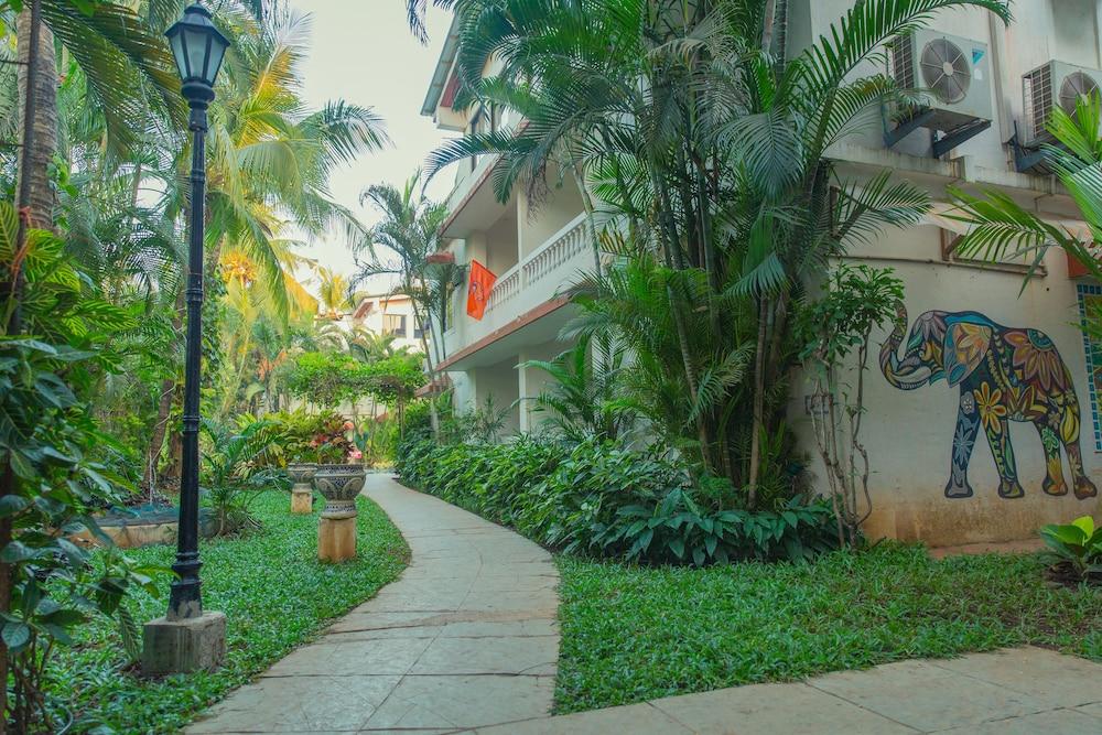 Casablanca Beach Resort Candolim Exterior photo