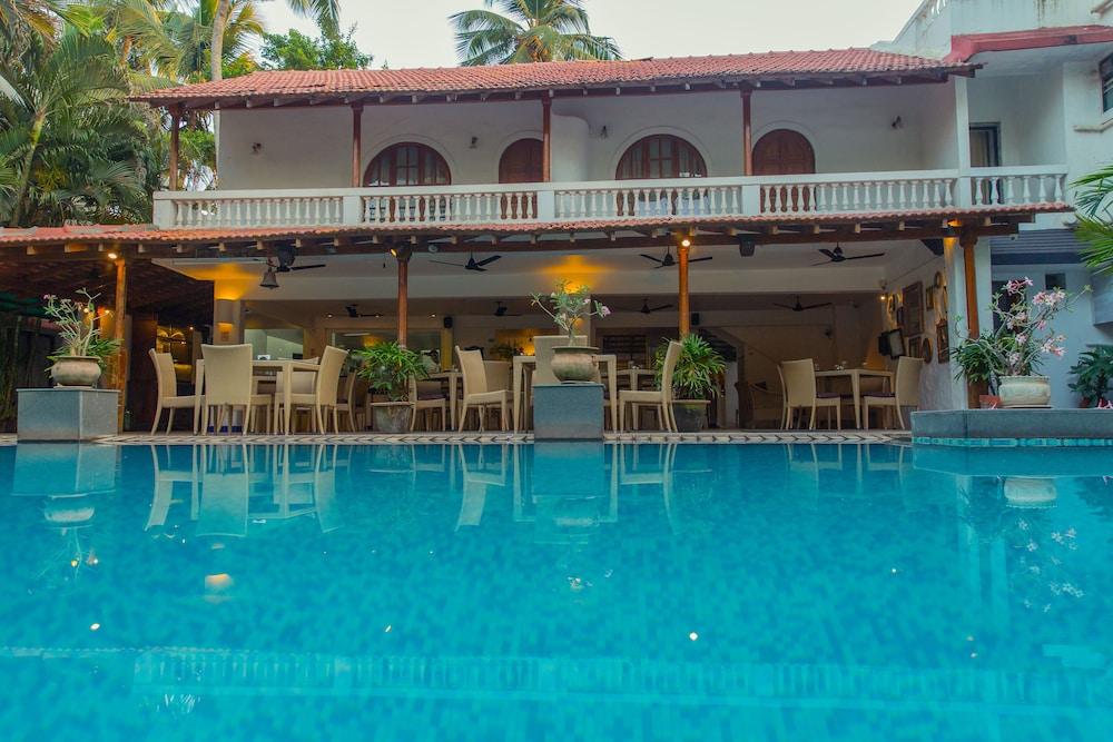Casablanca Beach Resort Candolim Exterior photo