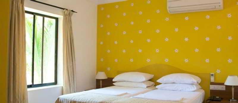 Casablanca Beach Resort Candolim Exterior photo
