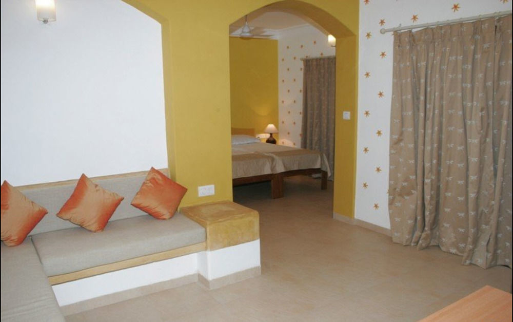 Casablanca Beach Resort Candolim Exterior photo