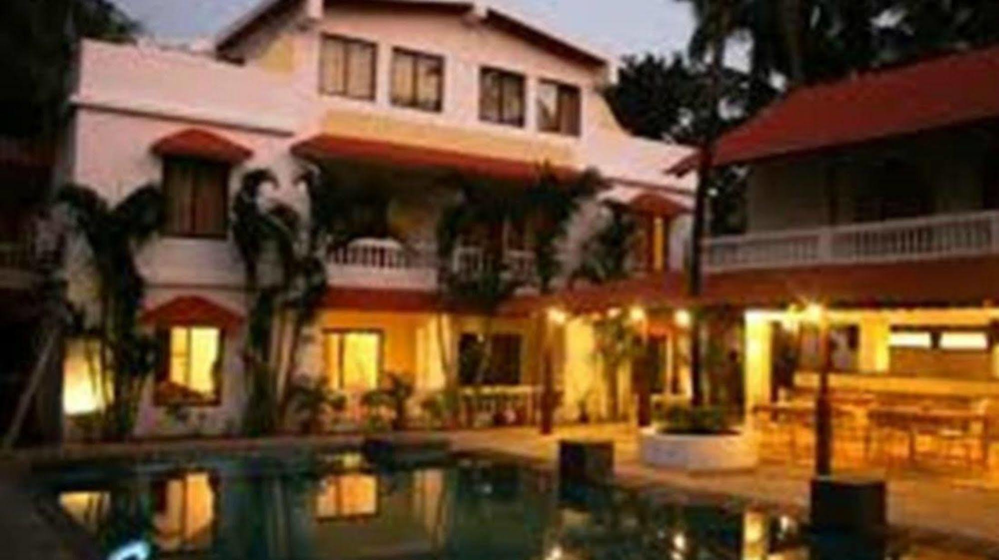 Casablanca Beach Resort Candolim Exterior photo