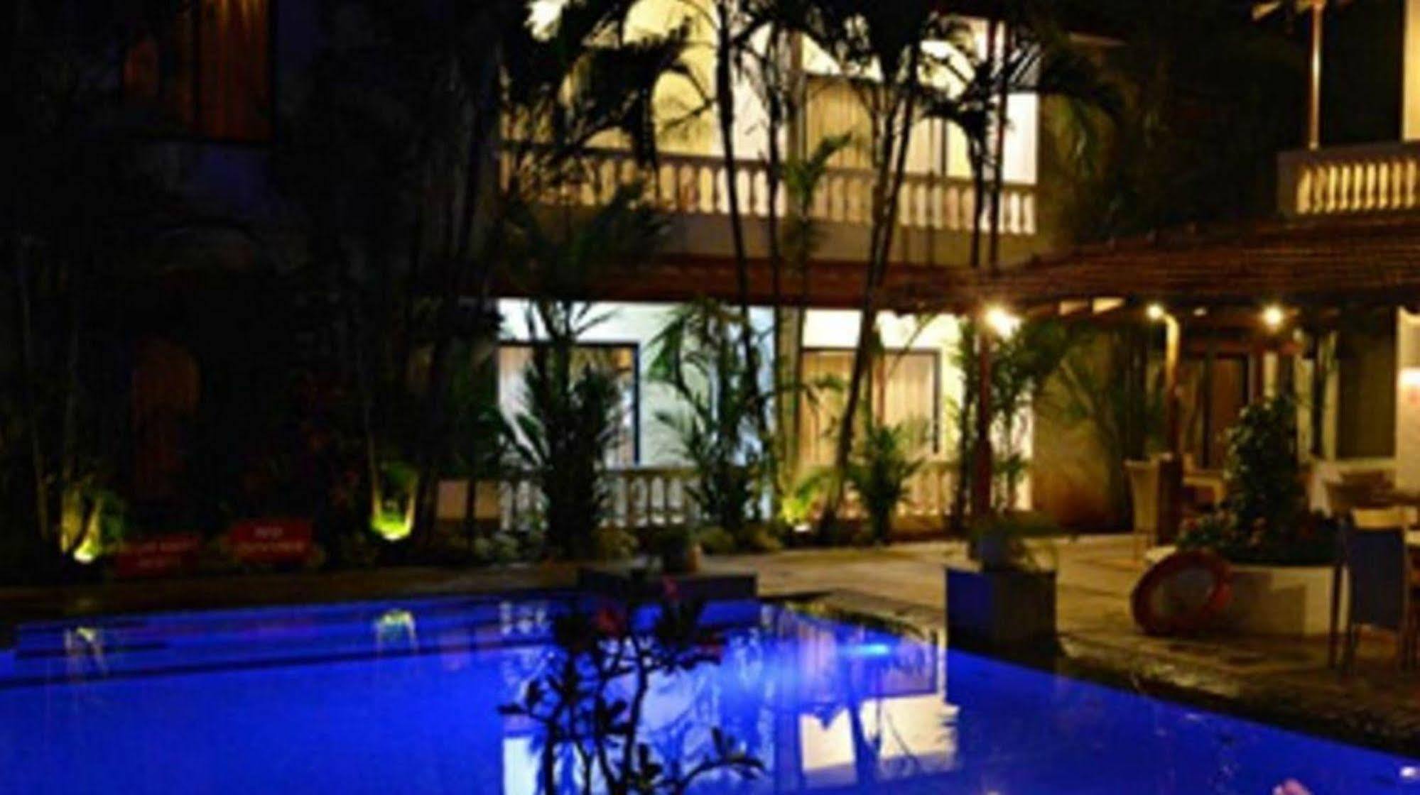 Casablanca Beach Resort Candolim Exterior photo