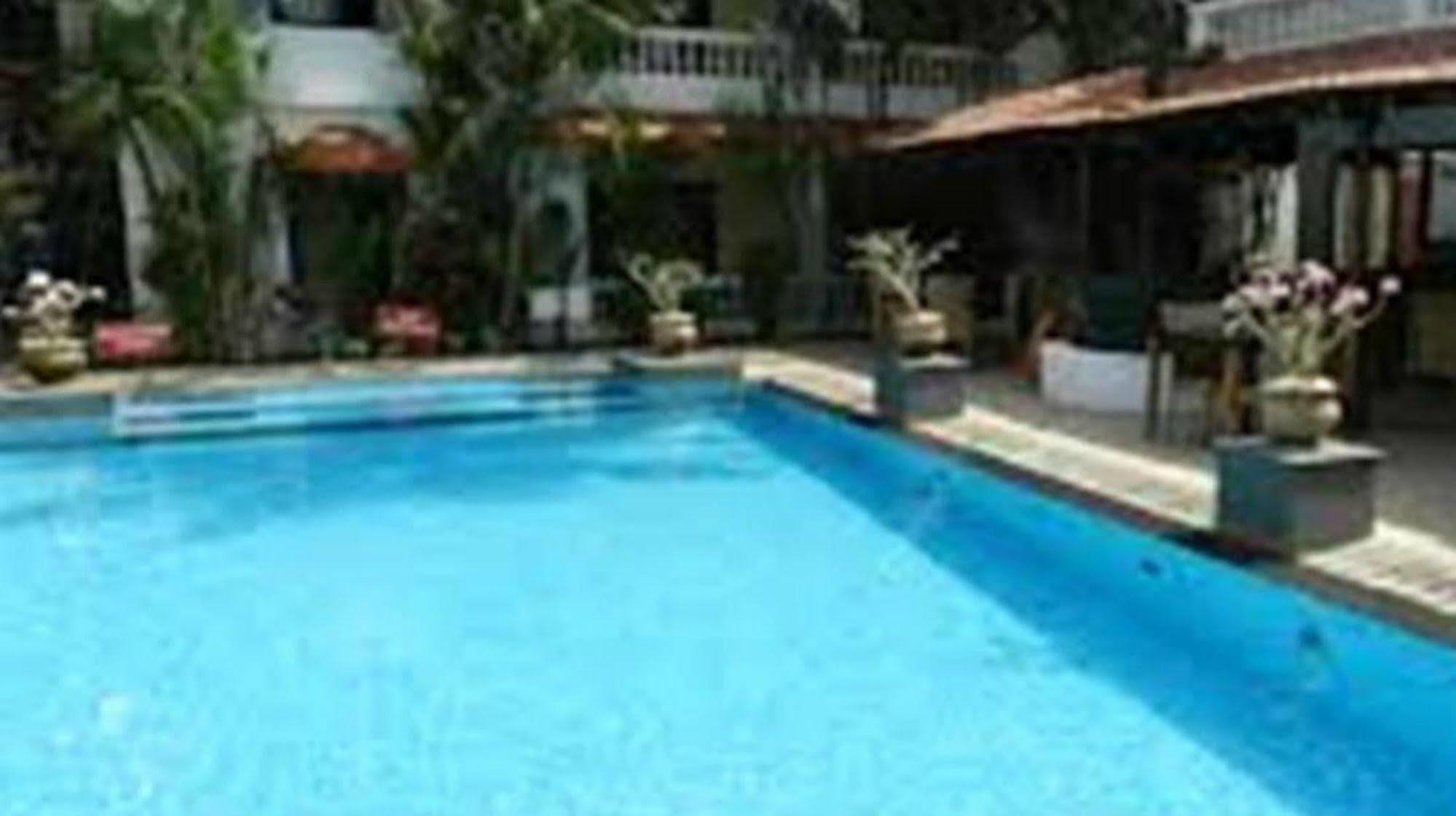 Casablanca Beach Resort Candolim Exterior photo
